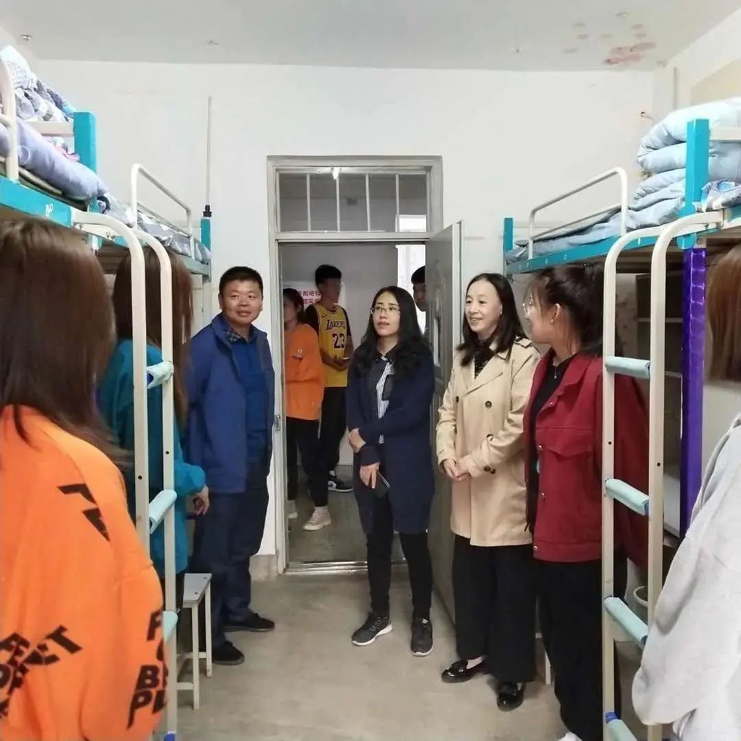 bae558b1d3ac4e699f9f32c32b9106e1.jpg bae558b1d3ac4e699f9f32c32b9106e1.jpg