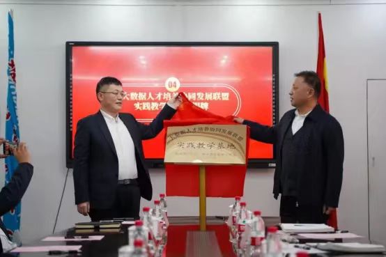 20e537077592456e88e0b714298cb202.jpg 20e537077592456e88e0b714298cb202.jpg