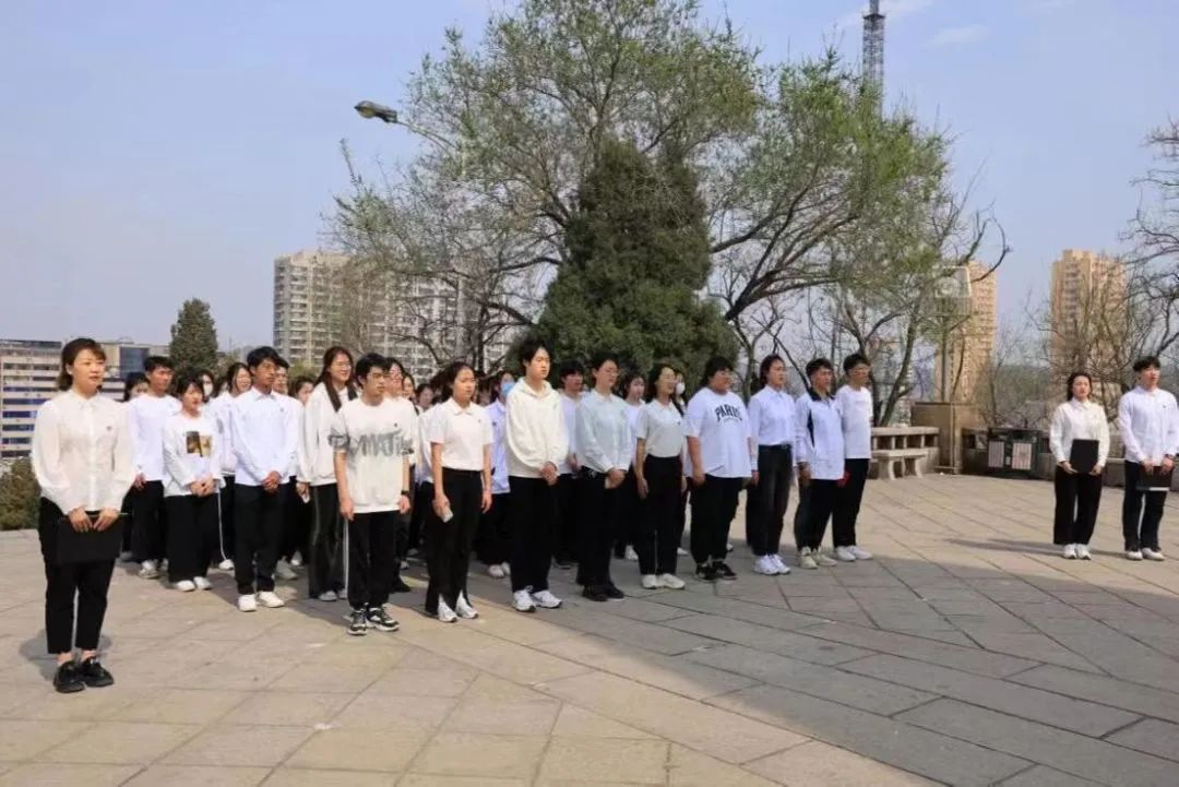481b80ab00e349f4a745fc127663d215.jpg