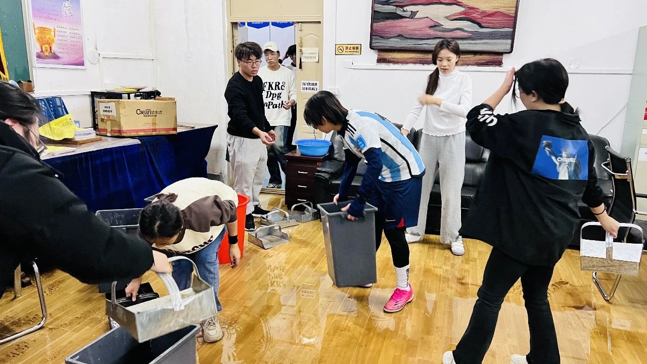 d1be0fee68fe4a8582c89035fa523420.jpg d1be0fee68fe4a8582c89035fa523420.jpg