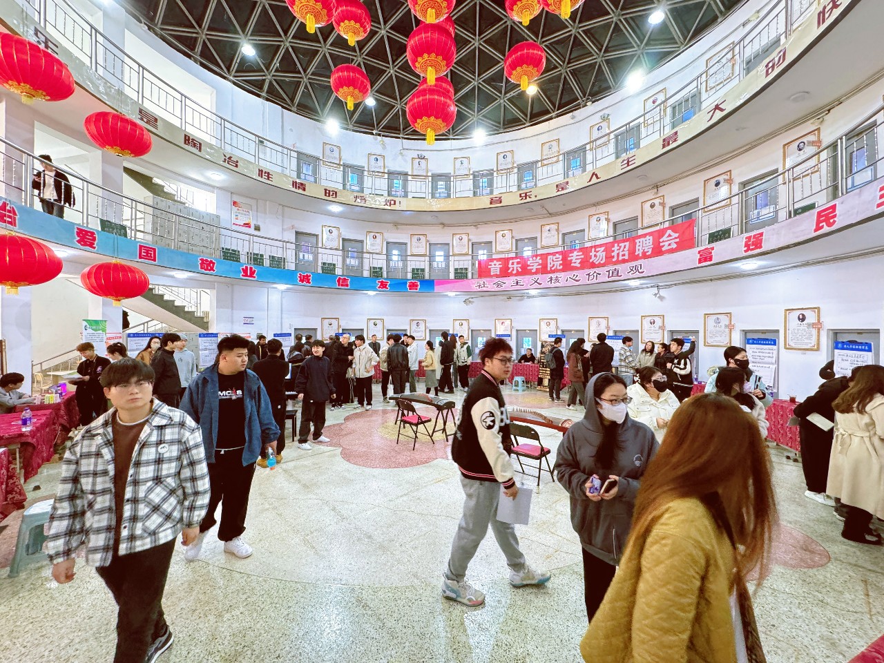 6fe4e9295f2c48c0ab79b59c188ef170.jpg 6fe4e9295f2c48c0ab79b59c188ef170.jpg