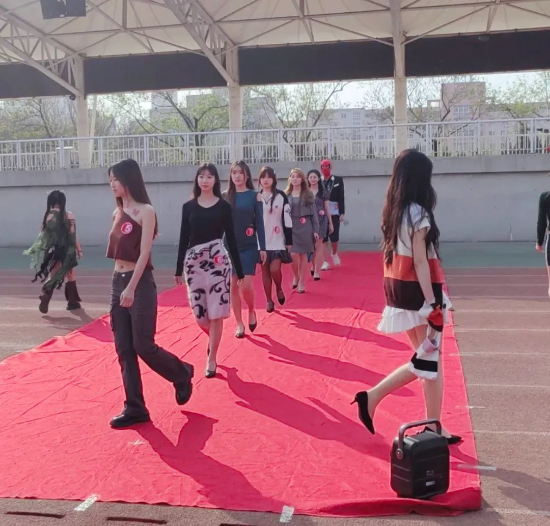 e0951efaa22d476397810c3ac32d5cf4.jpg e0951efaa22d476397810c3ac32d5cf4.jpg