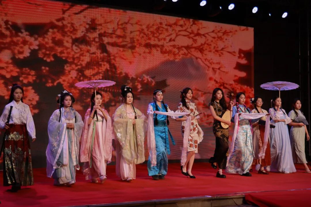 66d2f89d67b04997960c38296bfbbe8d.jpg 66d2f89d67b04997960c38296bfbbe8d.jpg