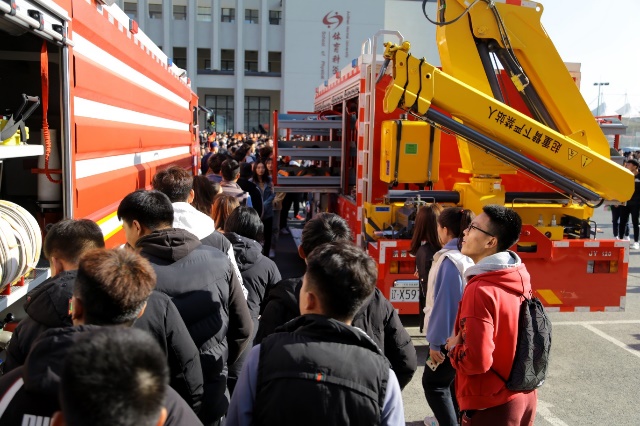 18d64585f45a48f99875c58f742f9ebf.jpg 18d64585f45a48f99875c58f742f9ebf.jpg