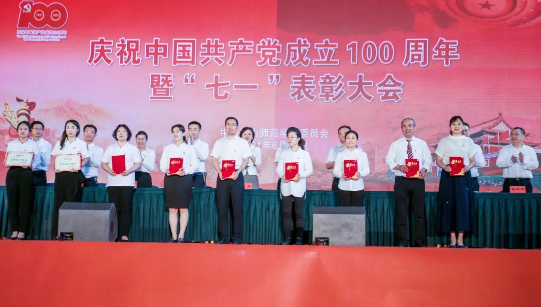 1701cab12c084bca803dbf62836b3fcc.jpg 1701cab12c084bca803dbf62836b3fcc.jpg