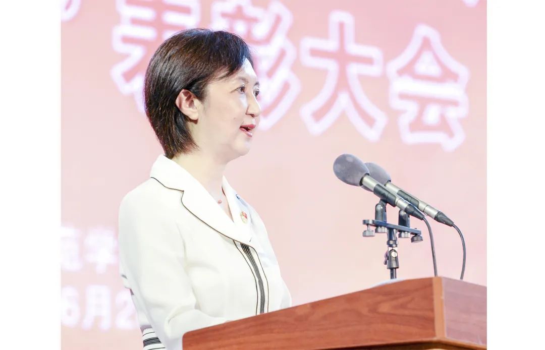 4ff5f9bb5ce3445b883dd53bae9bc0fe.jpg 4ff5f9bb5ce3445b883dd53bae9bc0fe.jpg