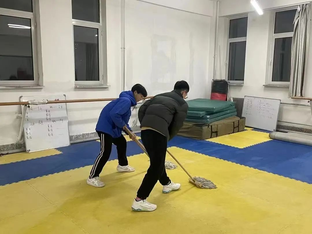 f6bd2885e33548e88e179eadb53c615c.jpg f6bd2885e33548e88e179eadb53c615c.jpg