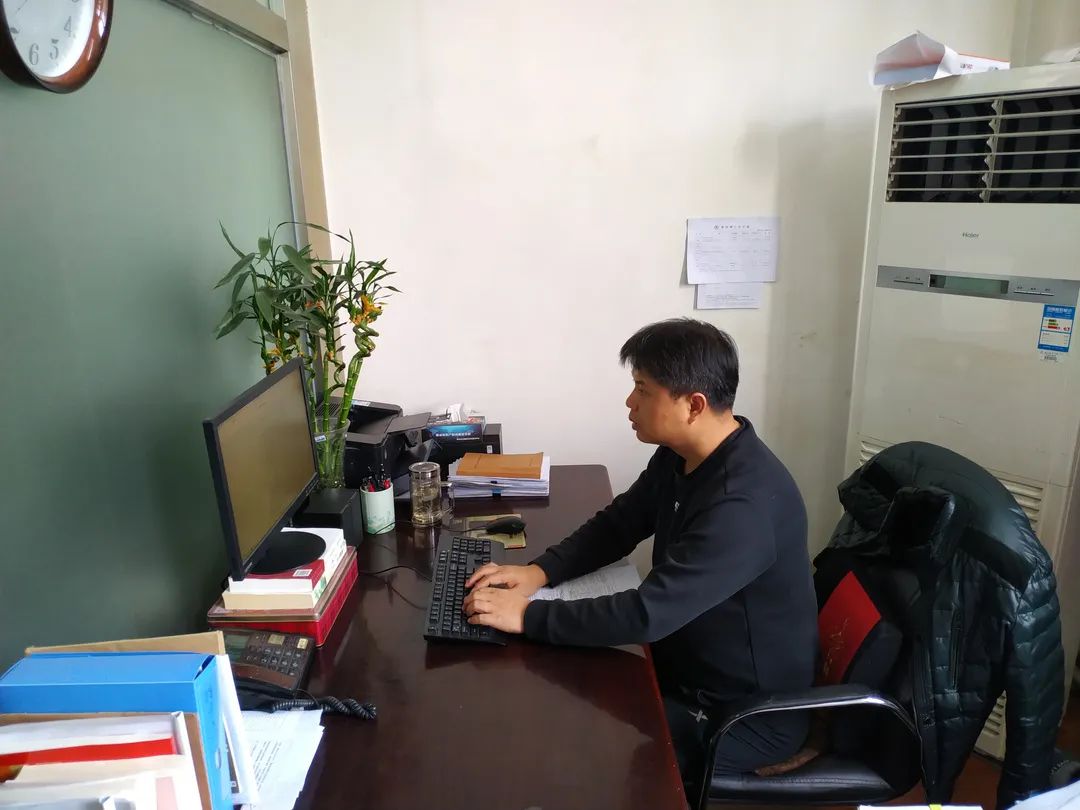 77bb0893cedc48b39d5cf4930db02fbe.jpg 77bb0893cedc48b39d5cf4930db02fbe.jpg