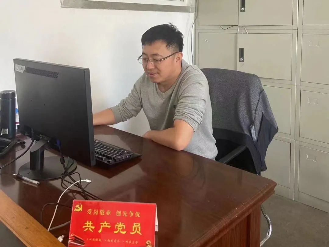 dab09601861b479fb856fef69d6dffbd.jpg dab09601861b479fb856fef69d6dffbd.jpg