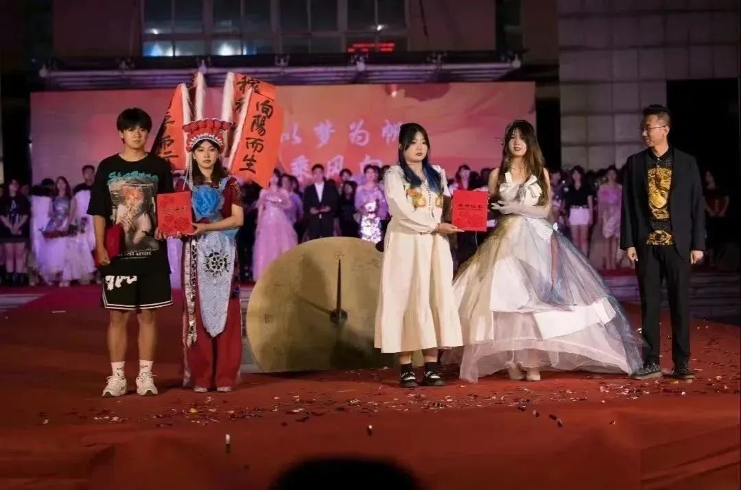 47f6fd8dbde24daa8beee7f133db84bc.jpg 47f6fd8dbde24daa8beee7f133db84bc.jpg