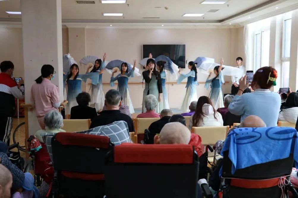 f73576c2766e42f8953b0173a9e4413b.jpg f73576c2766e42f8953b0173a9e4413b.jpg