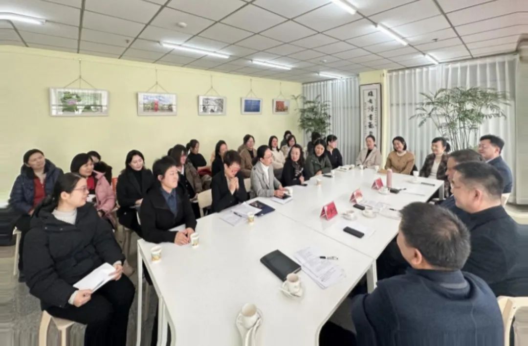 b67ef643cf52420d8fb572973065e658.jpg b67ef643cf52420d8fb572973065e658.jpg