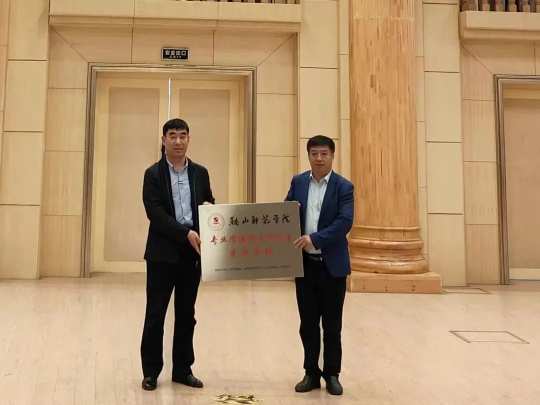 40f150626ea9494aa9ad07d50ddf6777.jpg 40f150626ea9494aa9ad07d50ddf6777.jpg