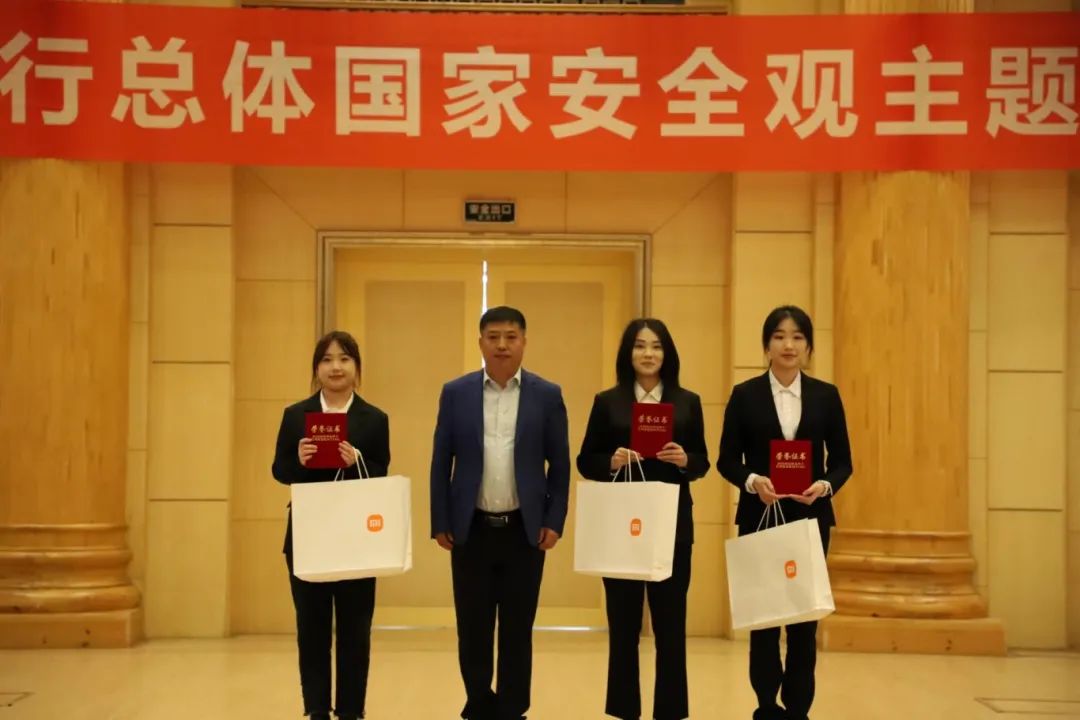 7622f94f0ca34ac5be203f19f678bc7d.jpg 7622f94f0ca34ac5be203f19f678bc7d.jpg