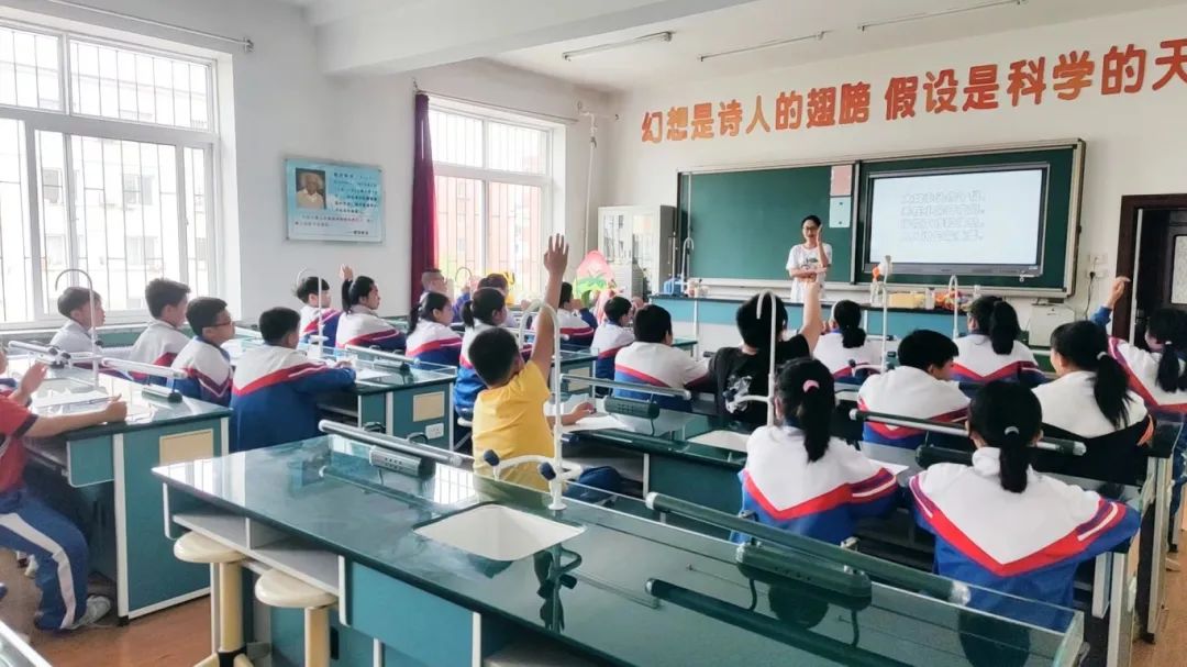 b7b460e958b743f68a955ed5cbf2fb23.jpg b7b460e958b743f68a955ed5cbf2fb23.jpg