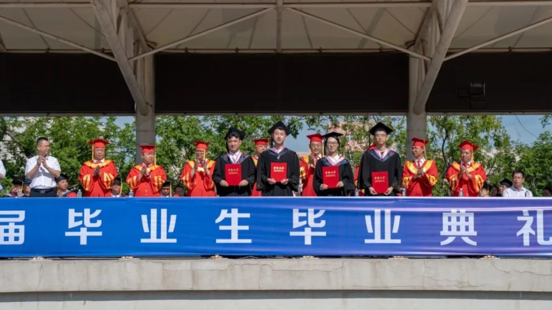 be054335c542484d923f9406b3ad4eda.jpg be054335c542484d923f9406b3ad4eda.jpg