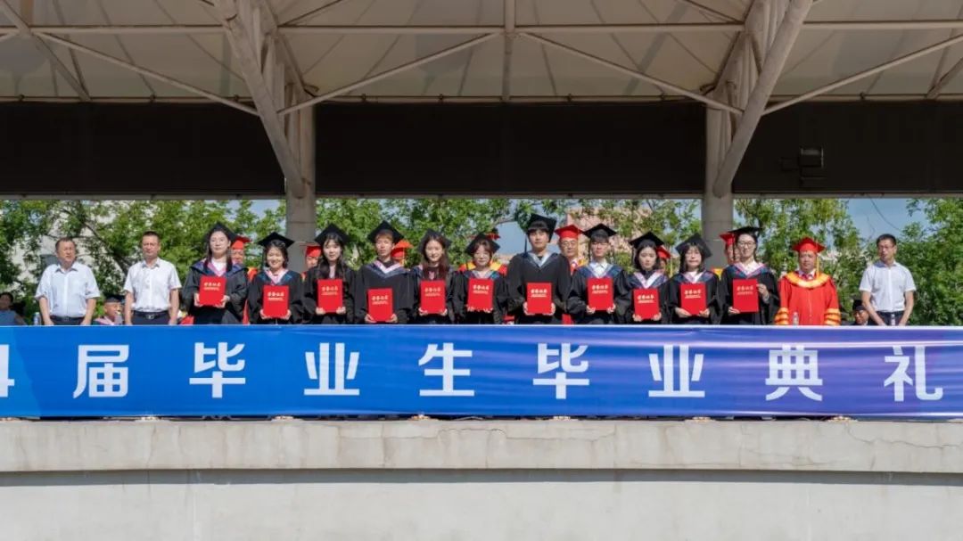 c6006791861b4d7f9aa5ecadcf639e32.jpg c6006791861b4d7f9aa5ecadcf639e32.jpg